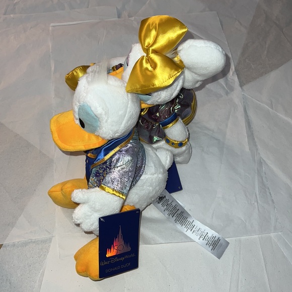 2pcs Disney Donald & Daisy Duck Walt Disney World 50th Anniversary Plushes - Picture 4 of 15